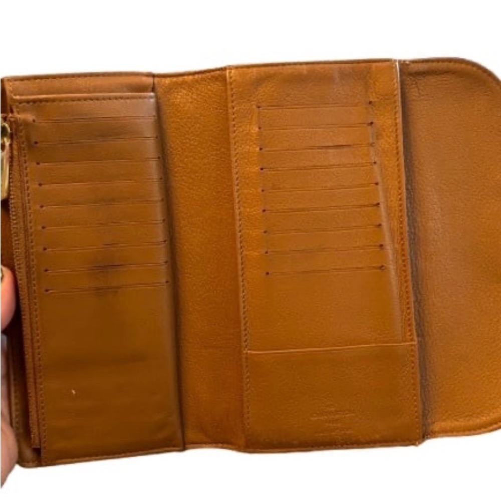 Louis Vuitton Amelia Mahina Wallet - Picture 3 of 9